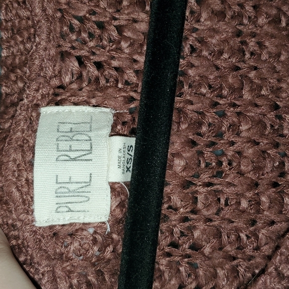 🎉 Pure Rebel Sweater - Picture 2 of 3